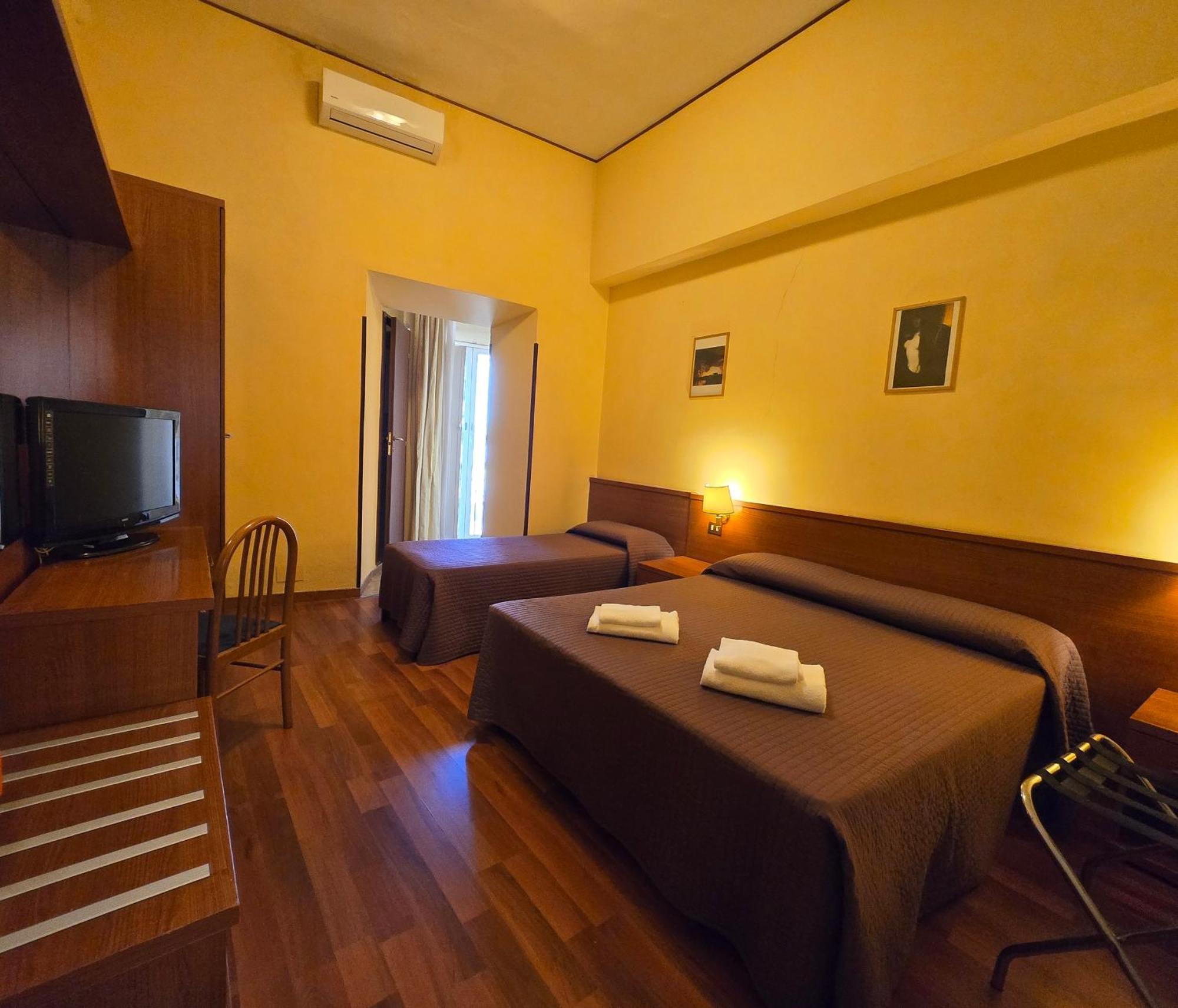 Hotel Azzurra Roma Esterno foto