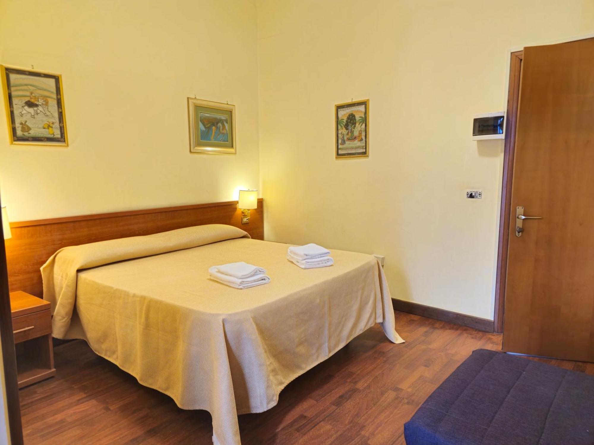 Hotel Azzurra Roma Esterno foto