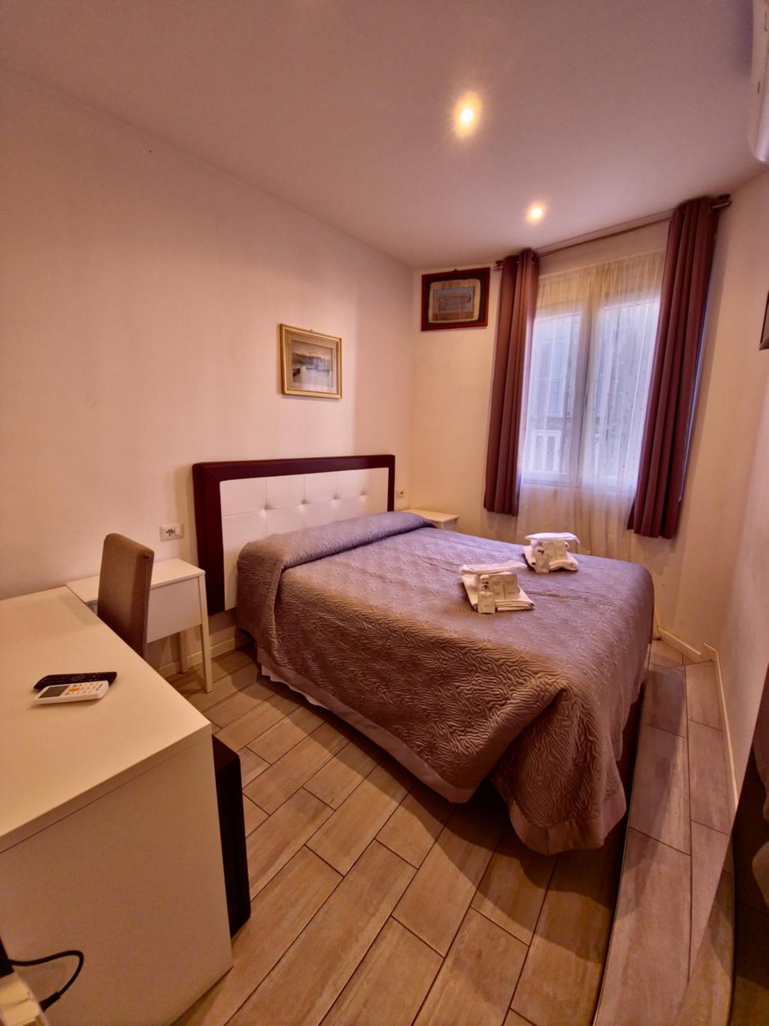 Hotel Azzurra Roma Esterno foto
