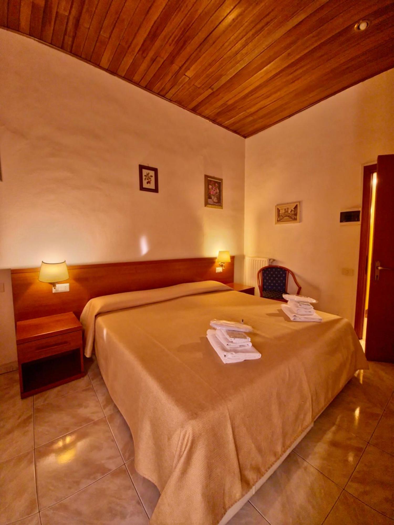 Hotel Azzurra Roma Esterno foto